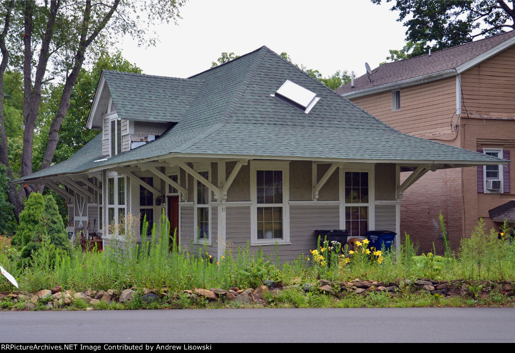 Round Hill W&OD Depot